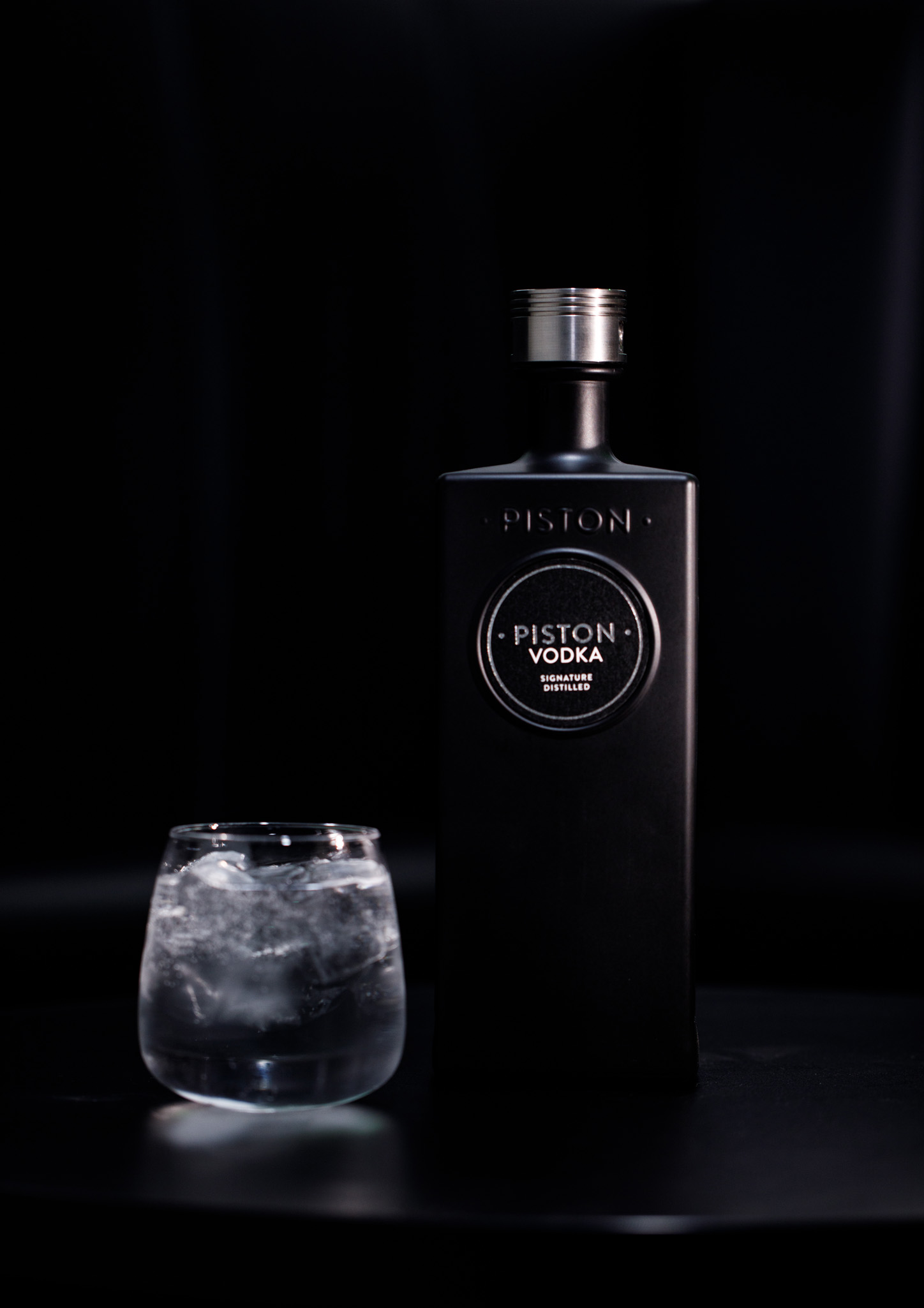 Piston Vodka Perfect Pour